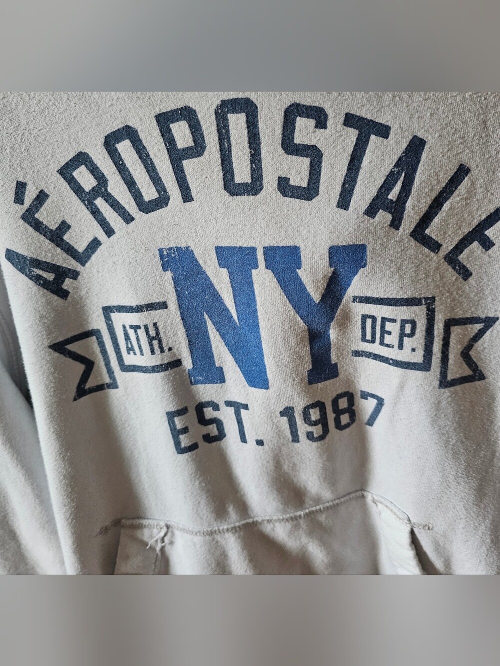 Aeropostale hoodie features a prominently embroidered "NY" X-Large